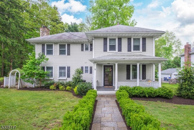Property Photo:  12 Oak Rd  NJ 07005 