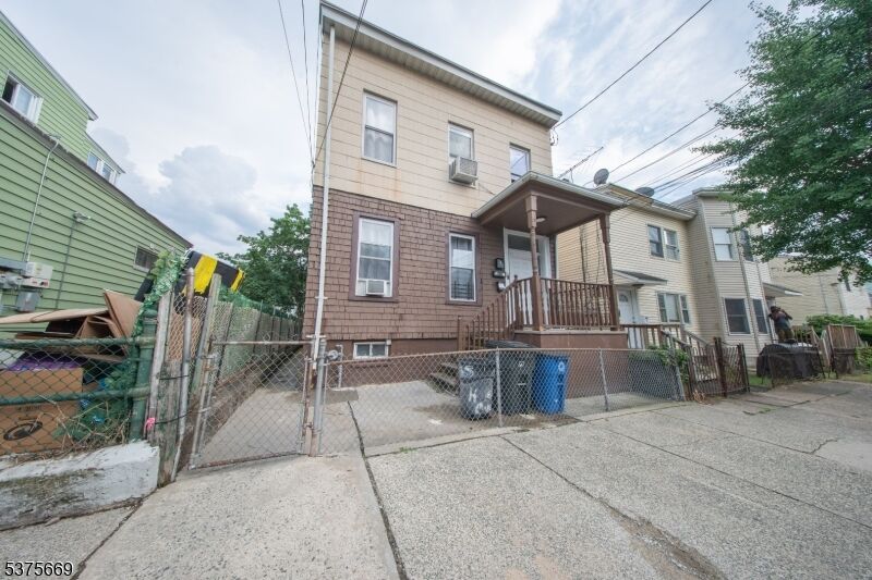 Property Photo:  25 N York St  NJ 07524 