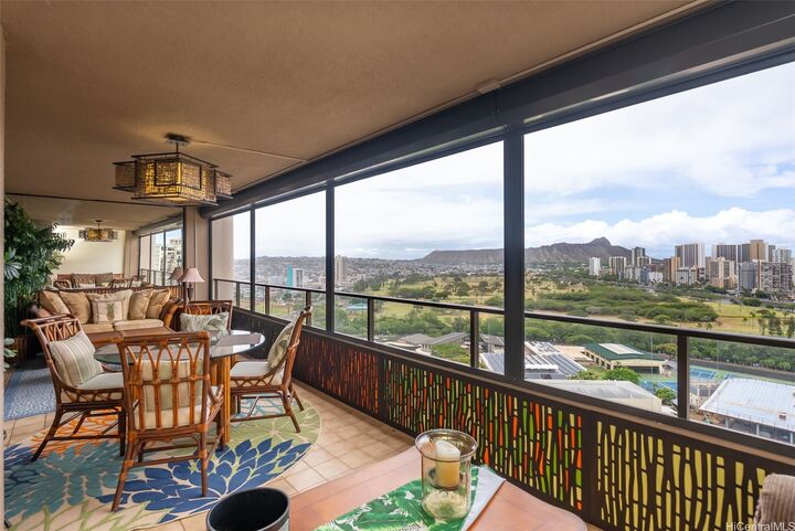 Property Photo:  583 Kamoku Street Dh2303  HI 96826 