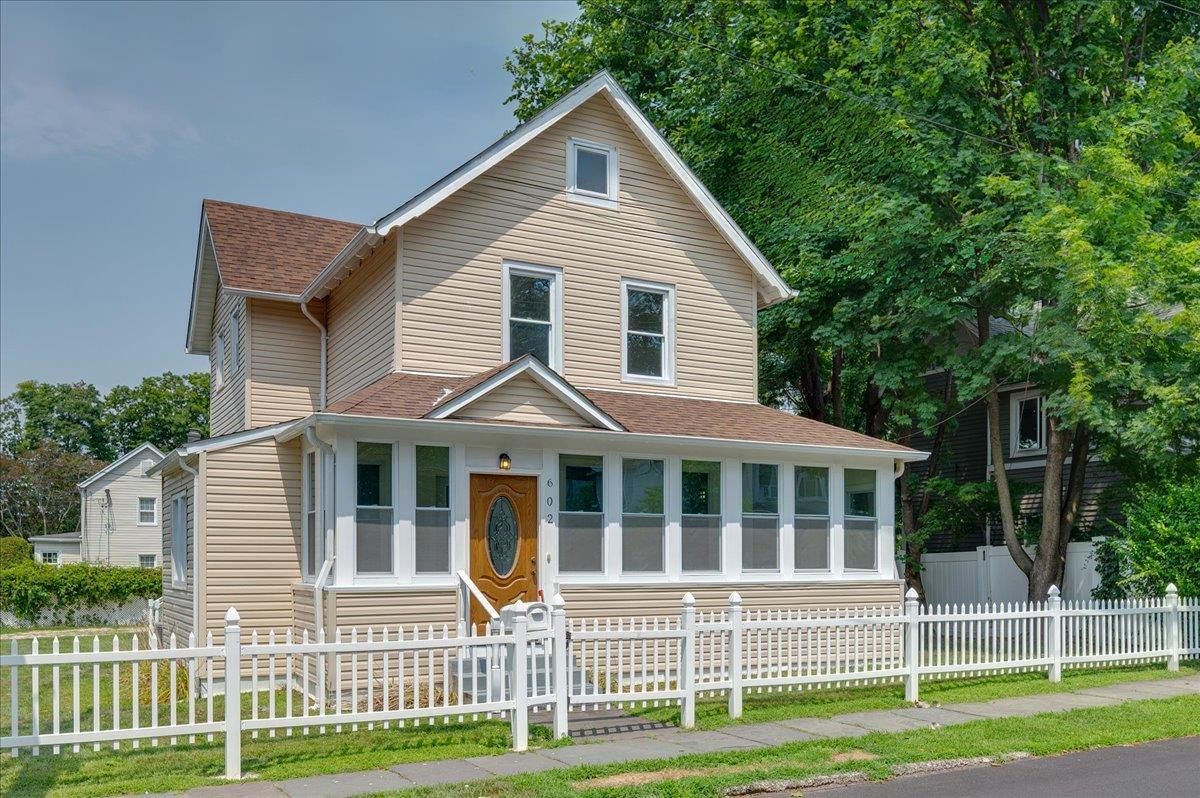 602 Jefferson Avenue  Mamaroneck NY 10543 photo