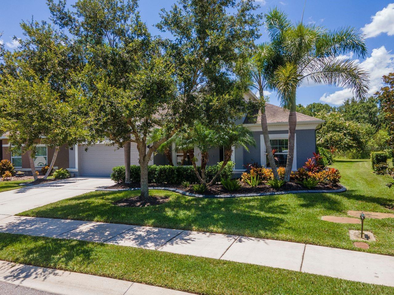 Property Photo: 772 Rosemary Circle FL 34212