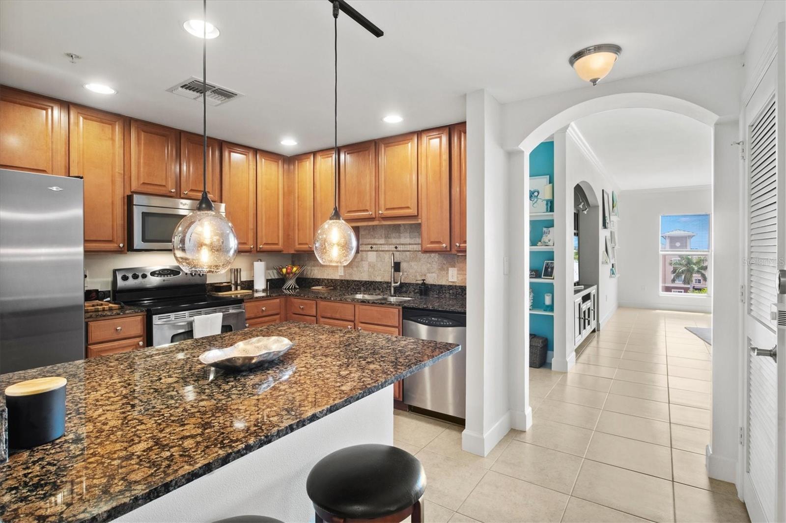 Property Photo:  808 3rd Avenue W 514  FL 34205 
