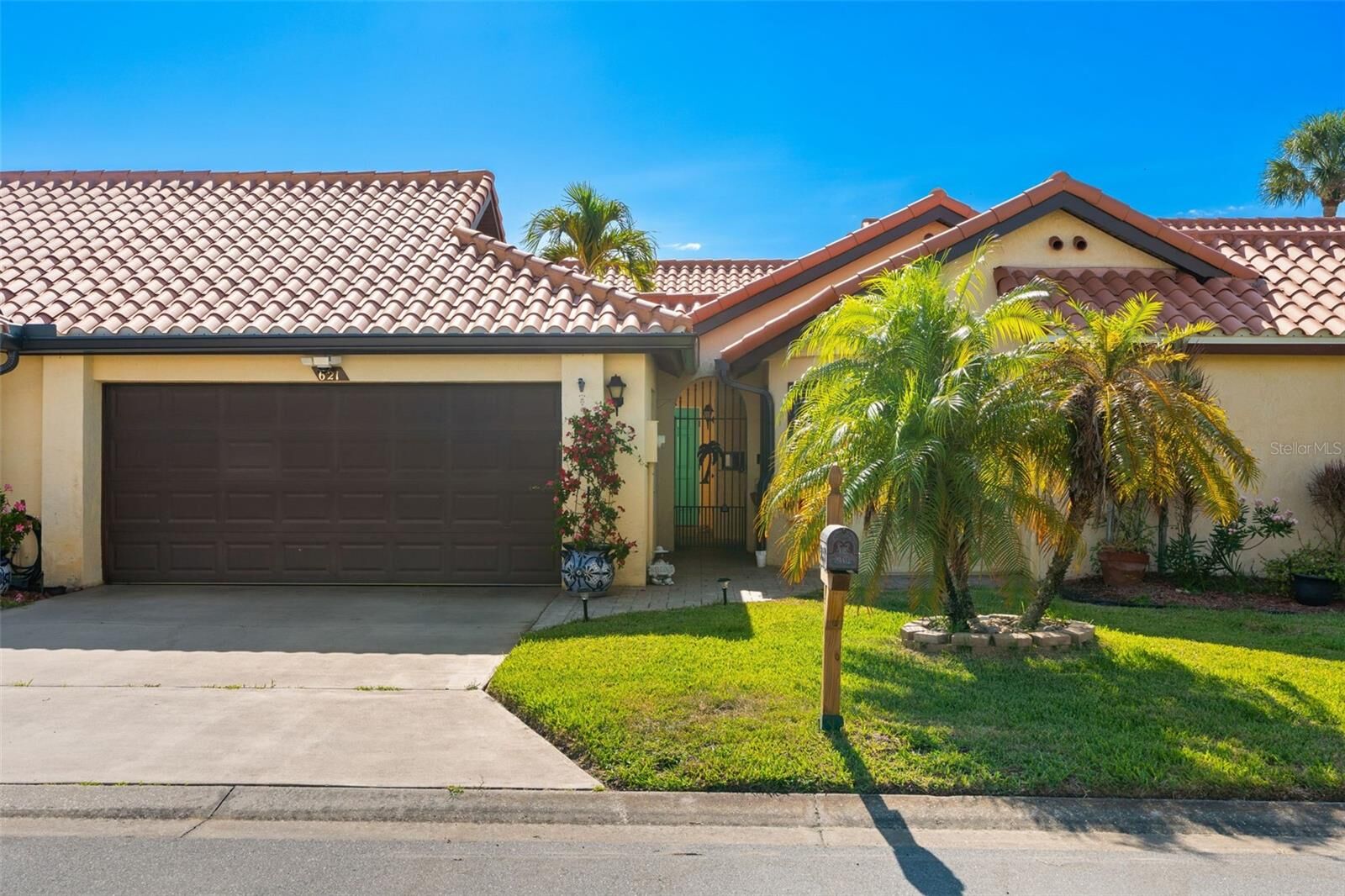 Property Photo: 621 Manatee FL 32937