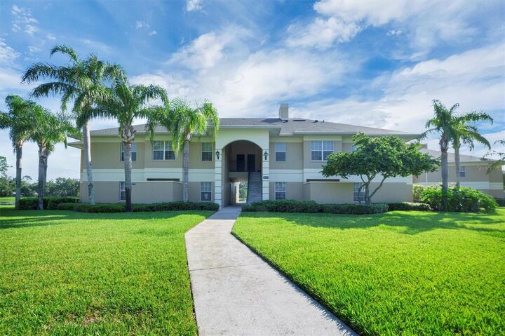 Property Photo:  307 Eagle Pond Drive 307  FL 33884 