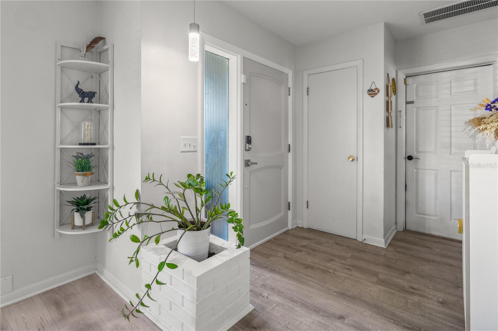 Property Photo:  1909 Nugget Drive  FL 33755 