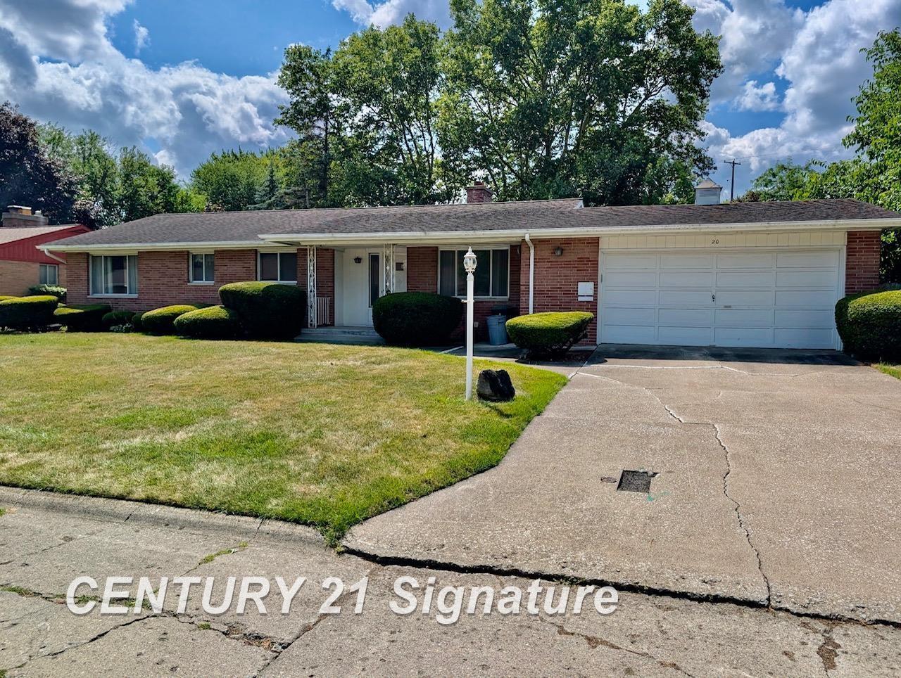 Property Photo: 20 Elmview Court MI 48602