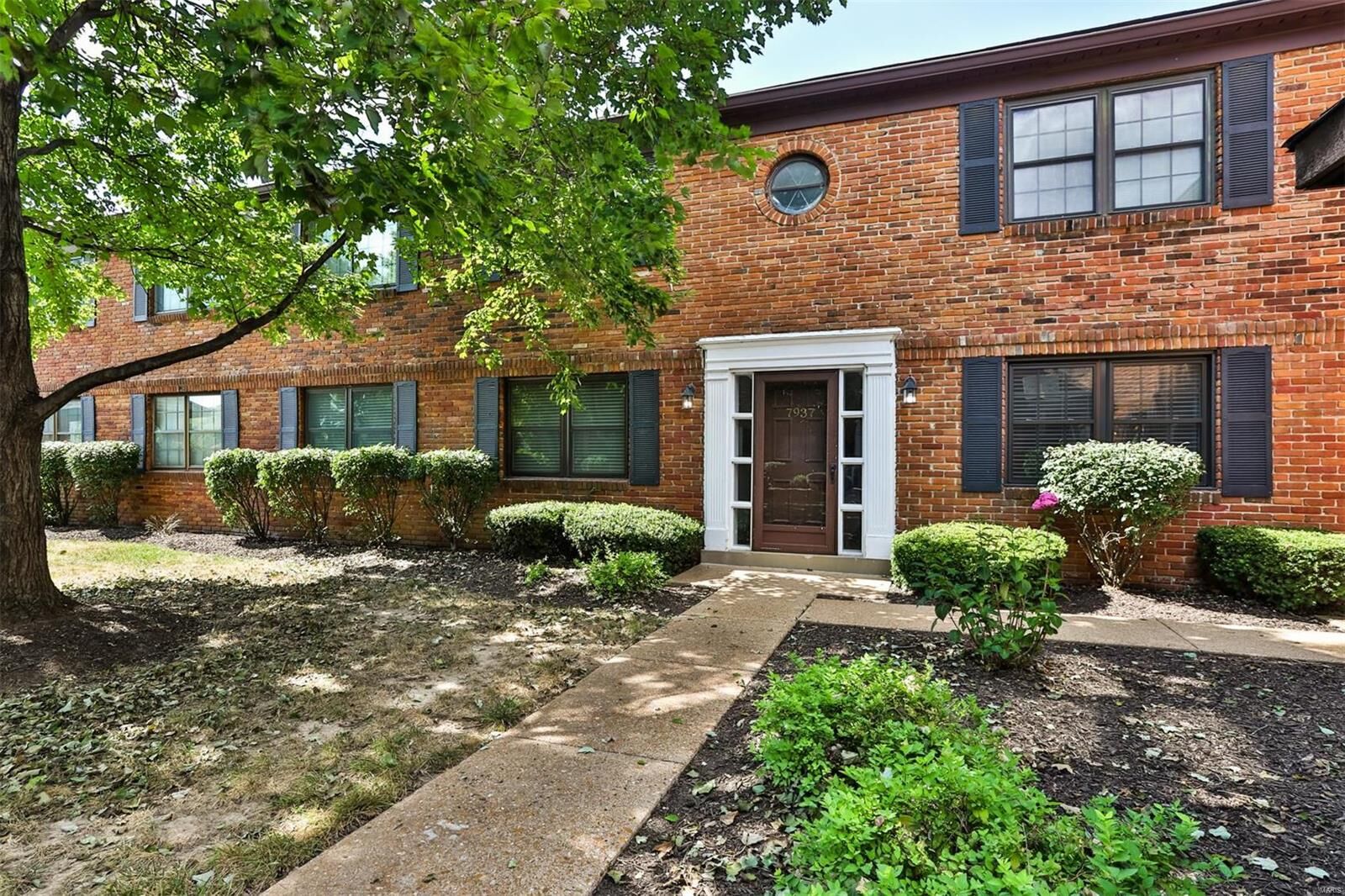 Property Photo: 7937 Royal Arms Ct 1 MO 63123