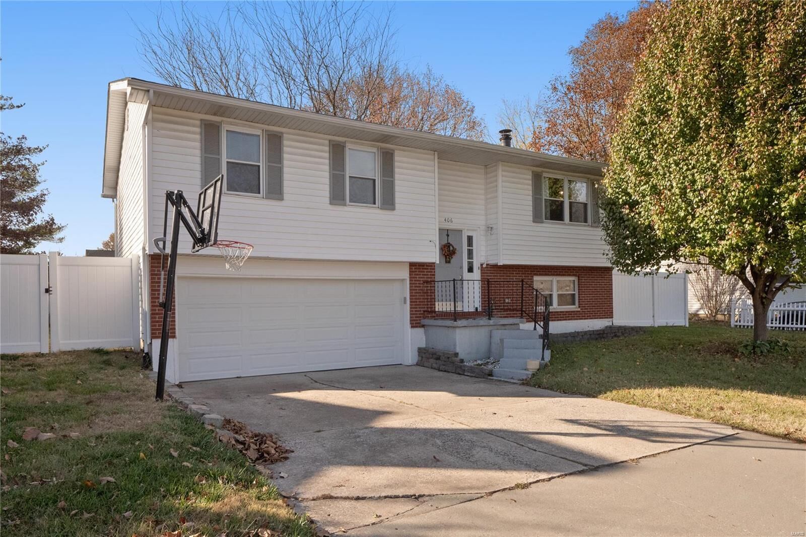 Property Photo: 406 Riggin Road IL 62294