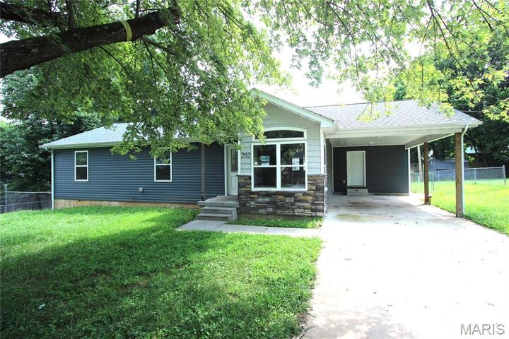 Property Photo: 202 Yale Street MO 63628