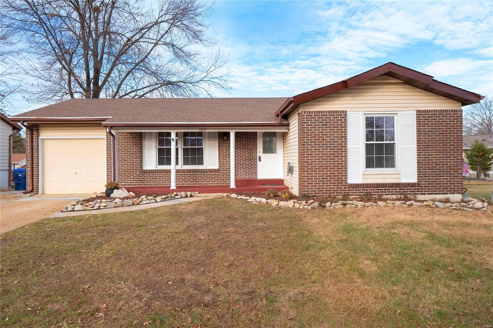 Property Photo:  2211 Penncross Court  MO 63026 