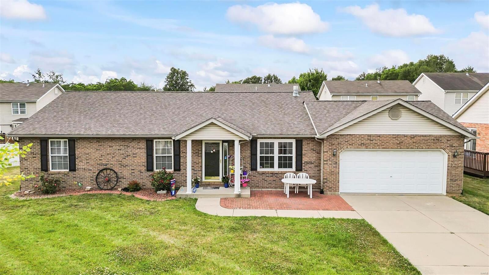 Property Photo: 301 Radcliff Road IL 62221