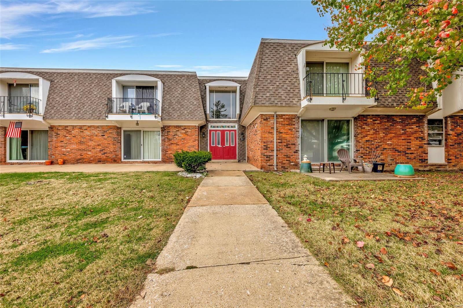 Property Photo:  1042 Lafayette Court E  IL 62234 