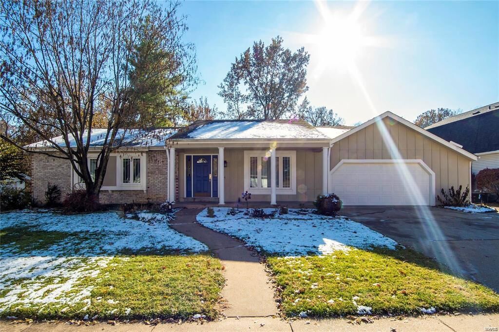 Property Photo:  15422 Grantley Drive  MO 63017 