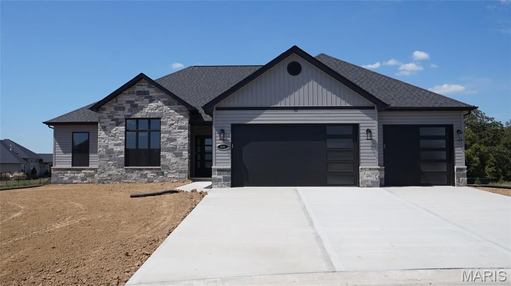 Property Photo: 335 Jenny Court IL 62298