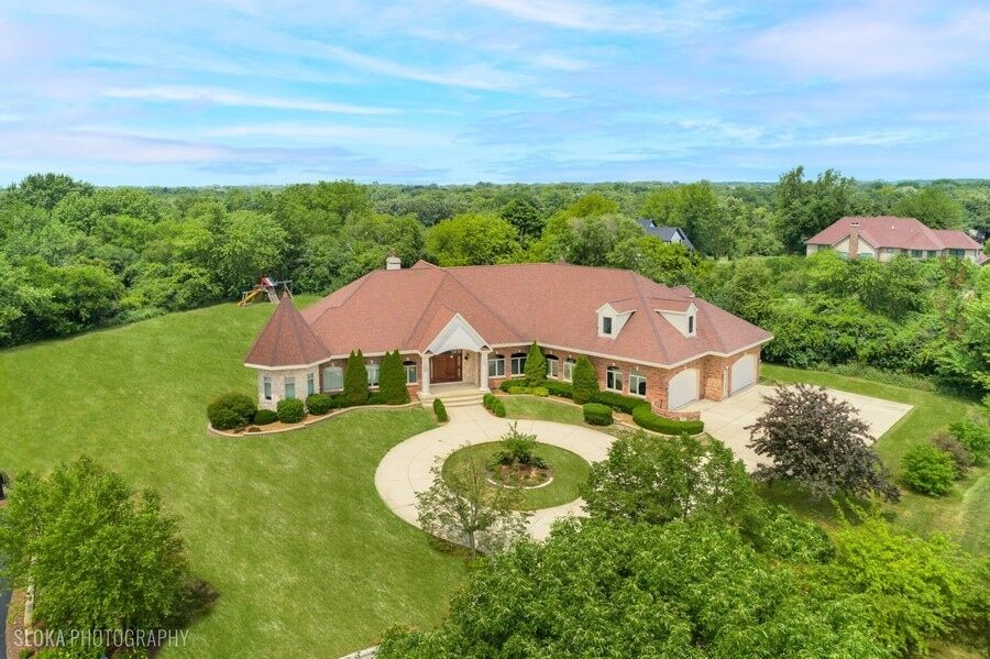 Property Photo:  20 Terra Vita Court  IL 60010 