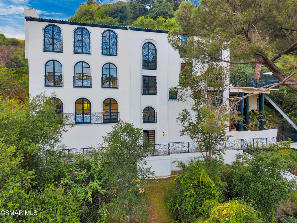 Property Photo: 1301 N Beverly Drive CA 90210