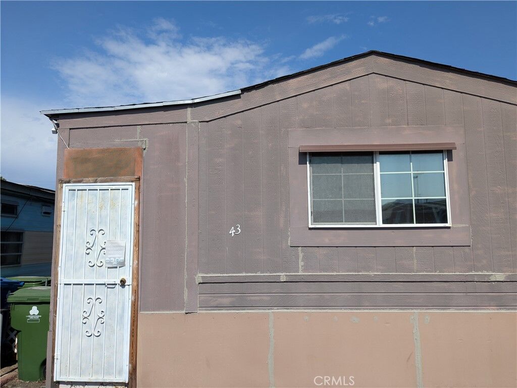 Property Photo:  900 E Denni Street 43  CA 90744 