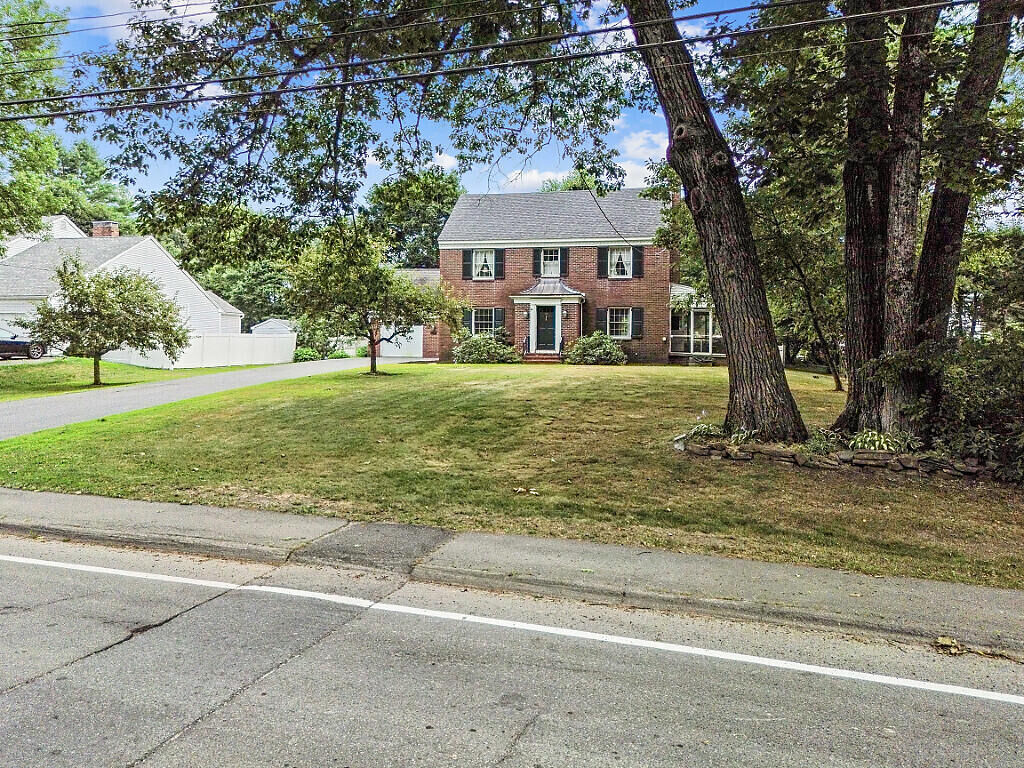 Property Photo: 118 Mayflower Hill Drive ME 04901