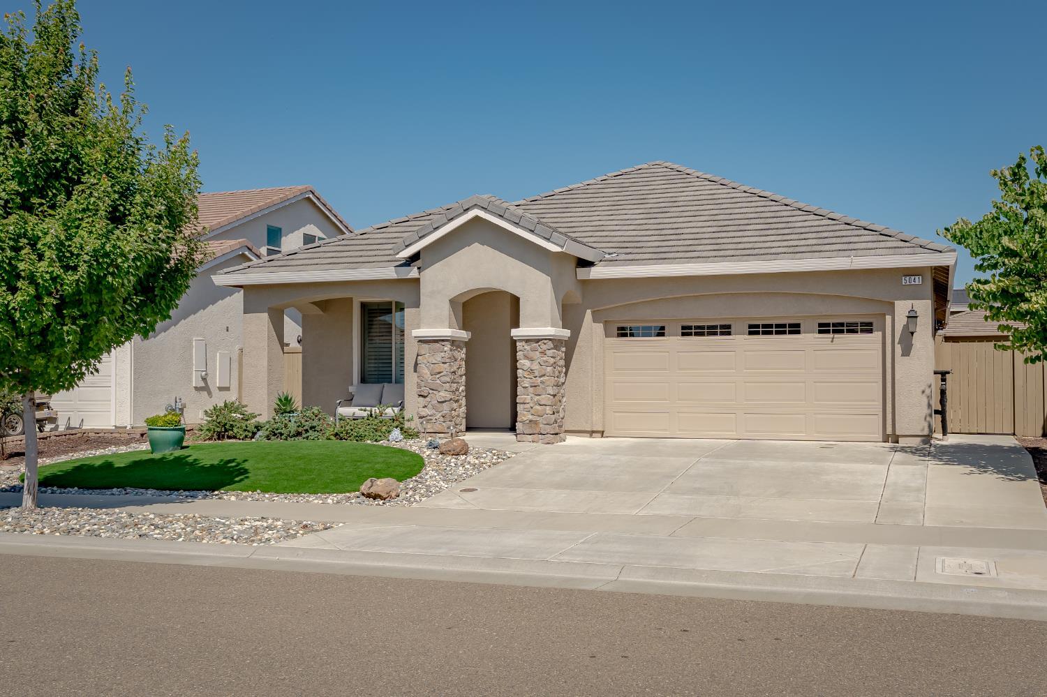 5041 Saugus Street  Roseville CA 95747 photo