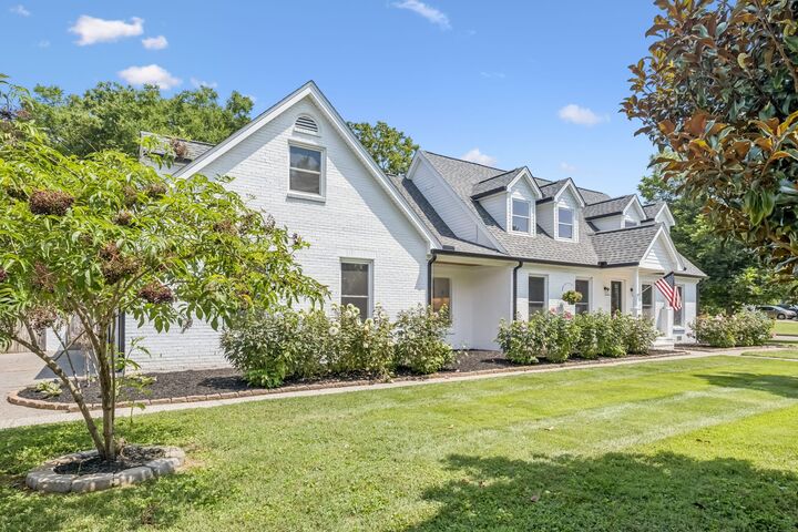 Property Photo: 2104 Riverbend Dr TN 37129