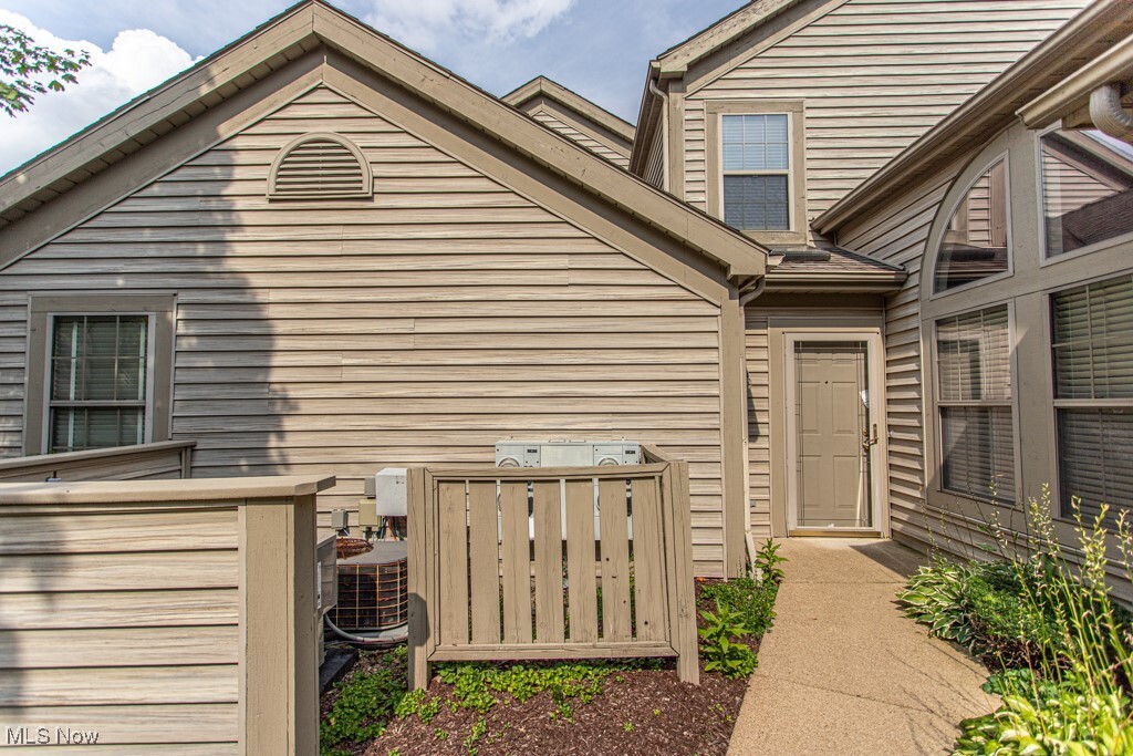 126 N Aspen Court 2  Warren OH 44484 photo