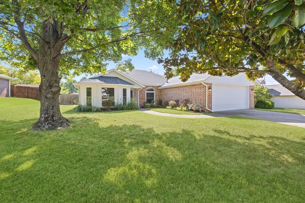 Property Photo:  5621 Blake Lane  AR 72762 