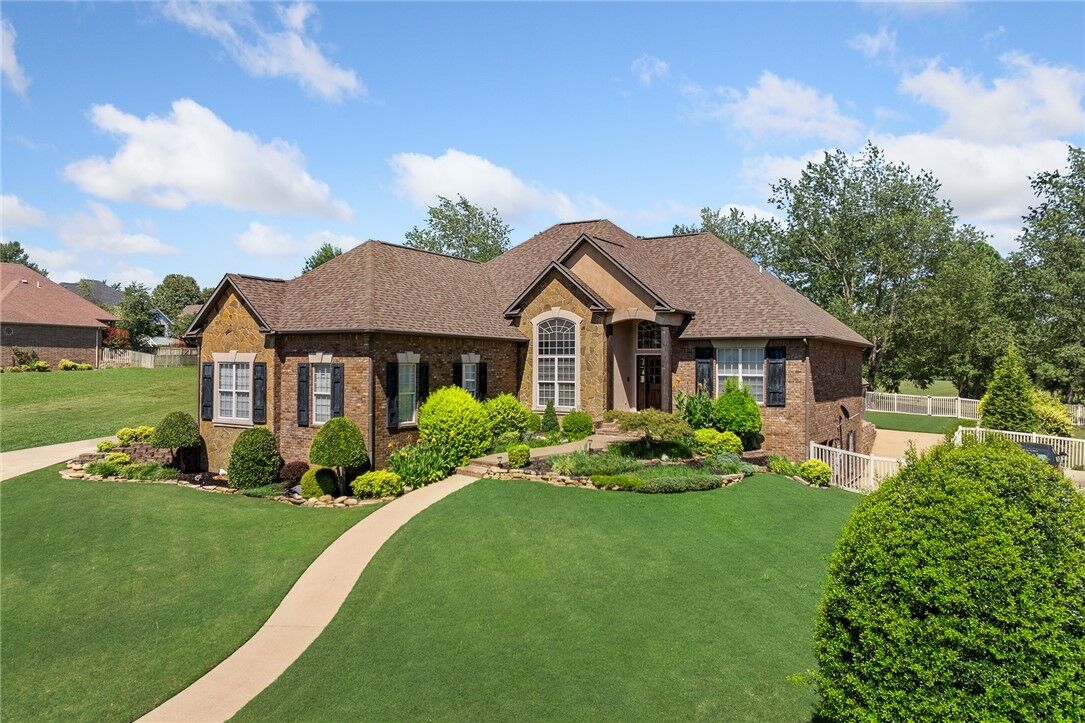 Property Photo: 2011 Daly Drive AR 72601