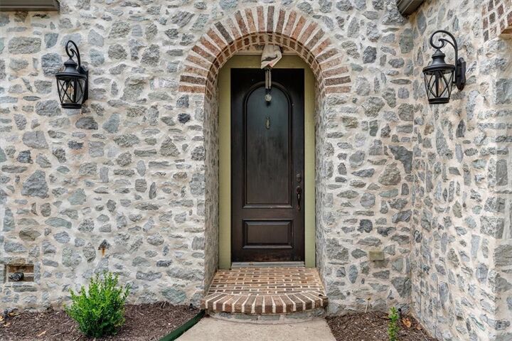 Property Photo: 13601 Hobie Court AR 72756