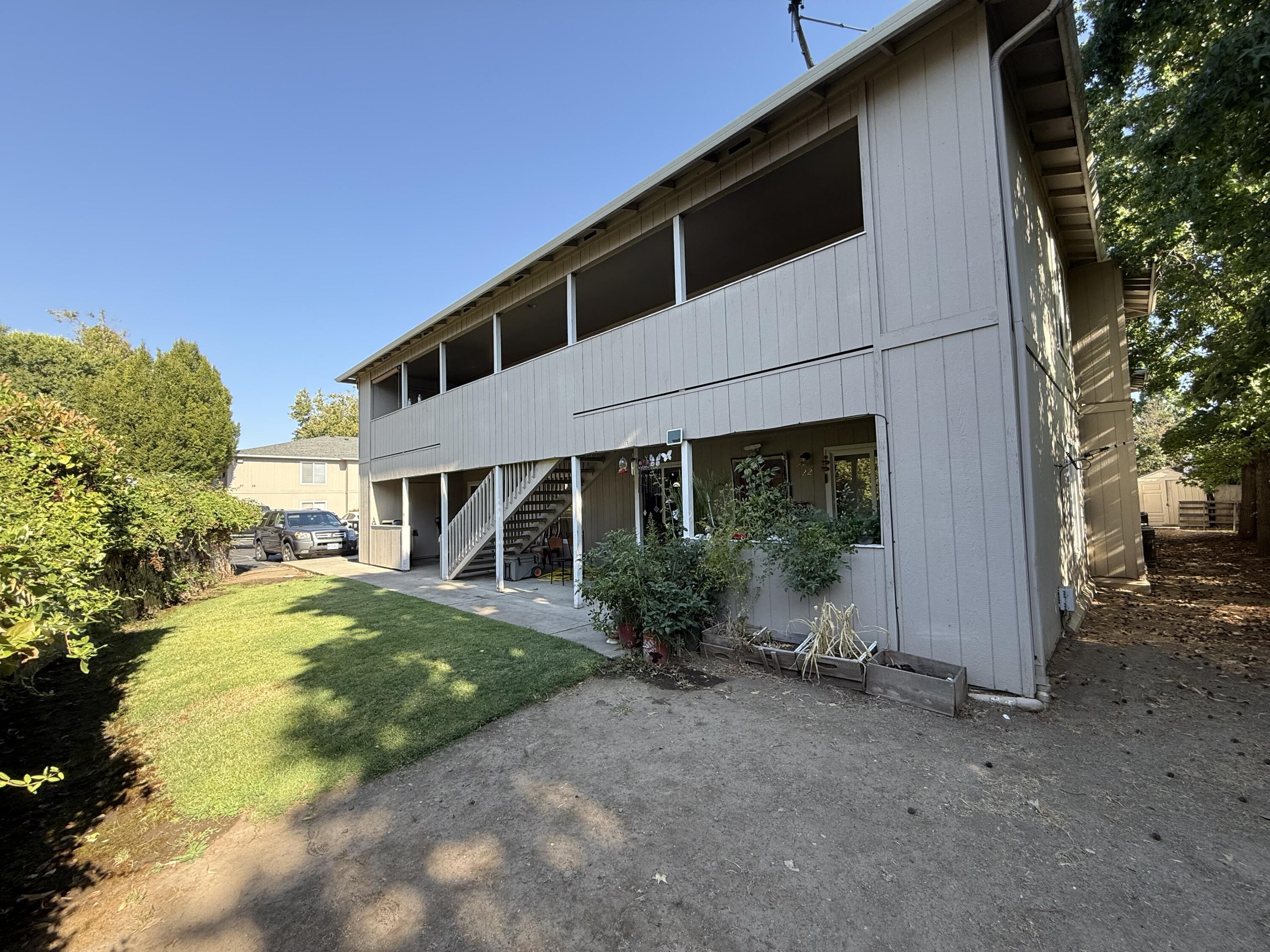 Property Photo:  517 Western Avenue 21-24  OR 97501 