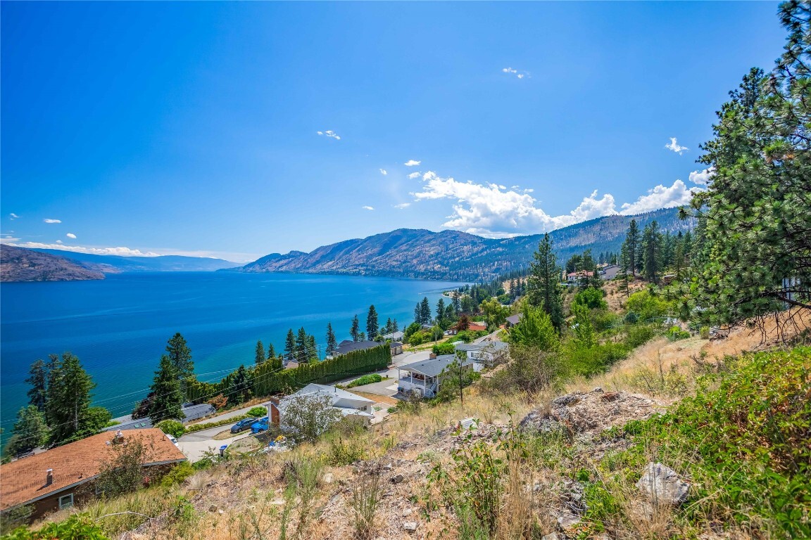 Property Photo: 6341 Bulyea Avenue BC V0H 1X7