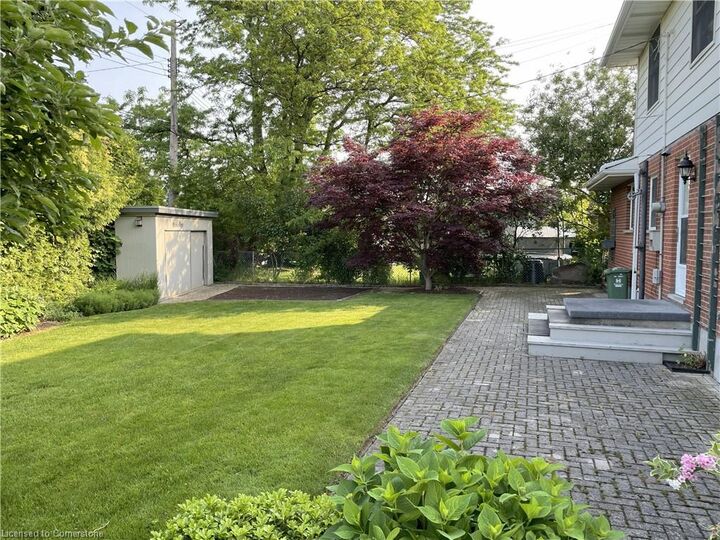 Photo de la propriété:  30 Lanscott Place  ON L8K 5G6 