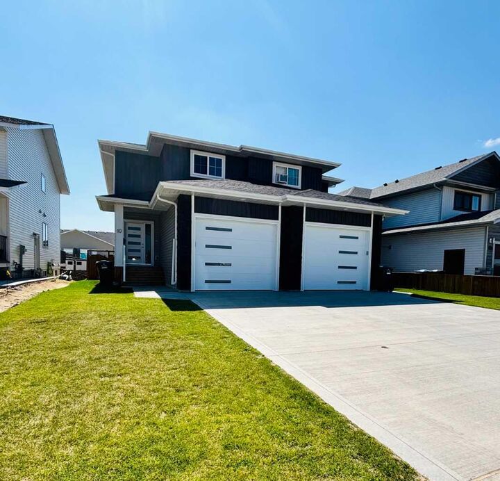 10 Athens Place  Blackfalds AB T4M 0N4 photo