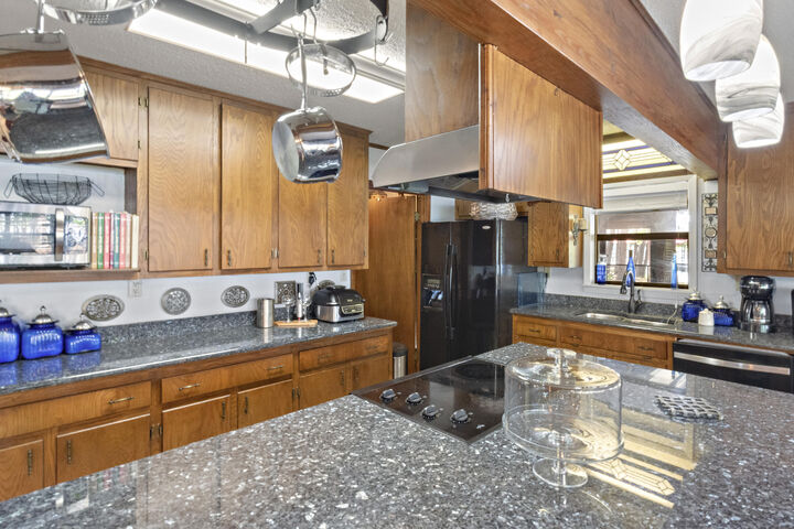 Property Photo:  663 Falcon Dr  LA 71429 