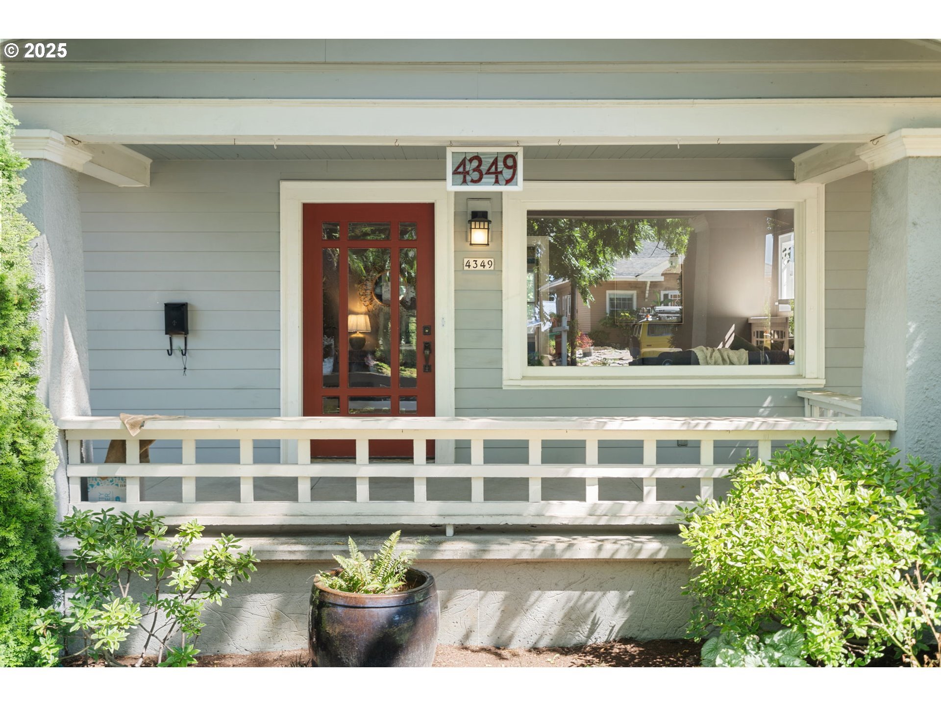 Property Photo: 4349 NE Glisan St OR 97213
