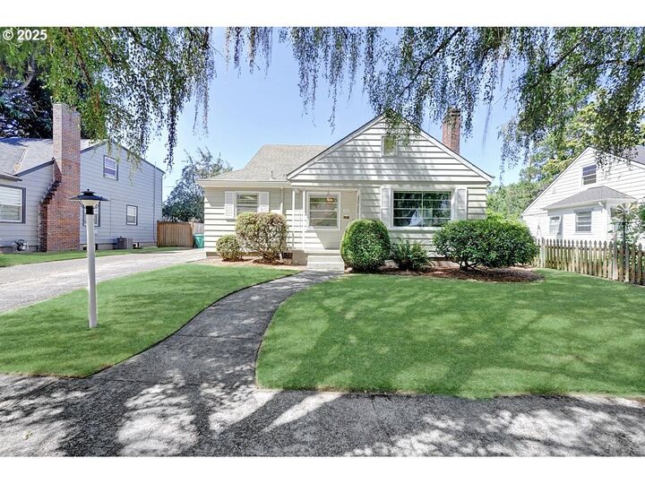 7067 N University Ave  Portland OR 97203 photo