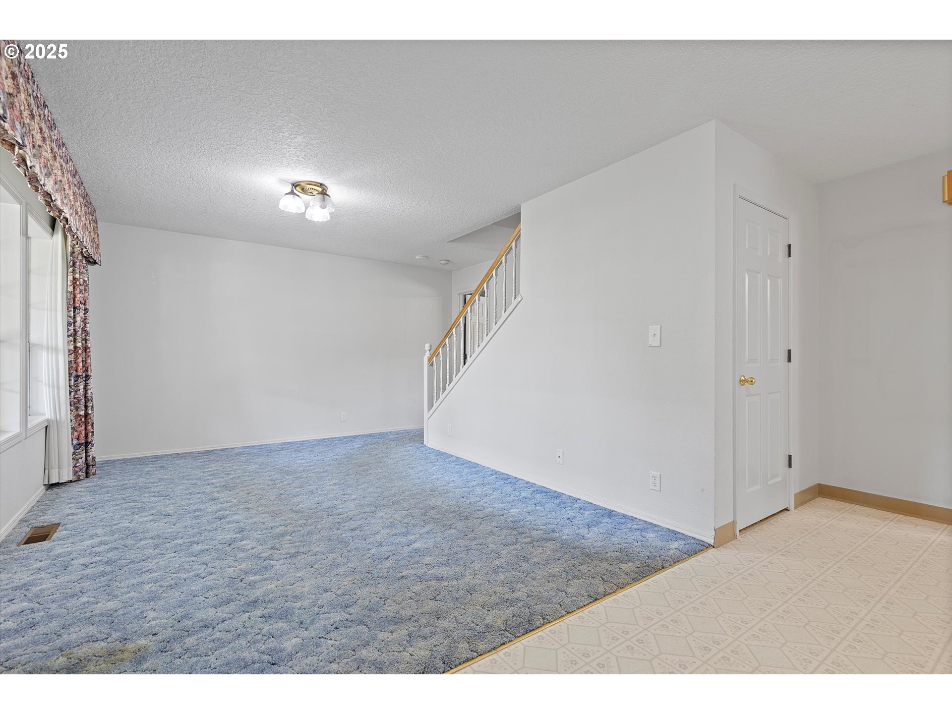 Property Photo:  339 NE South Shore Rd  OR 97211 
