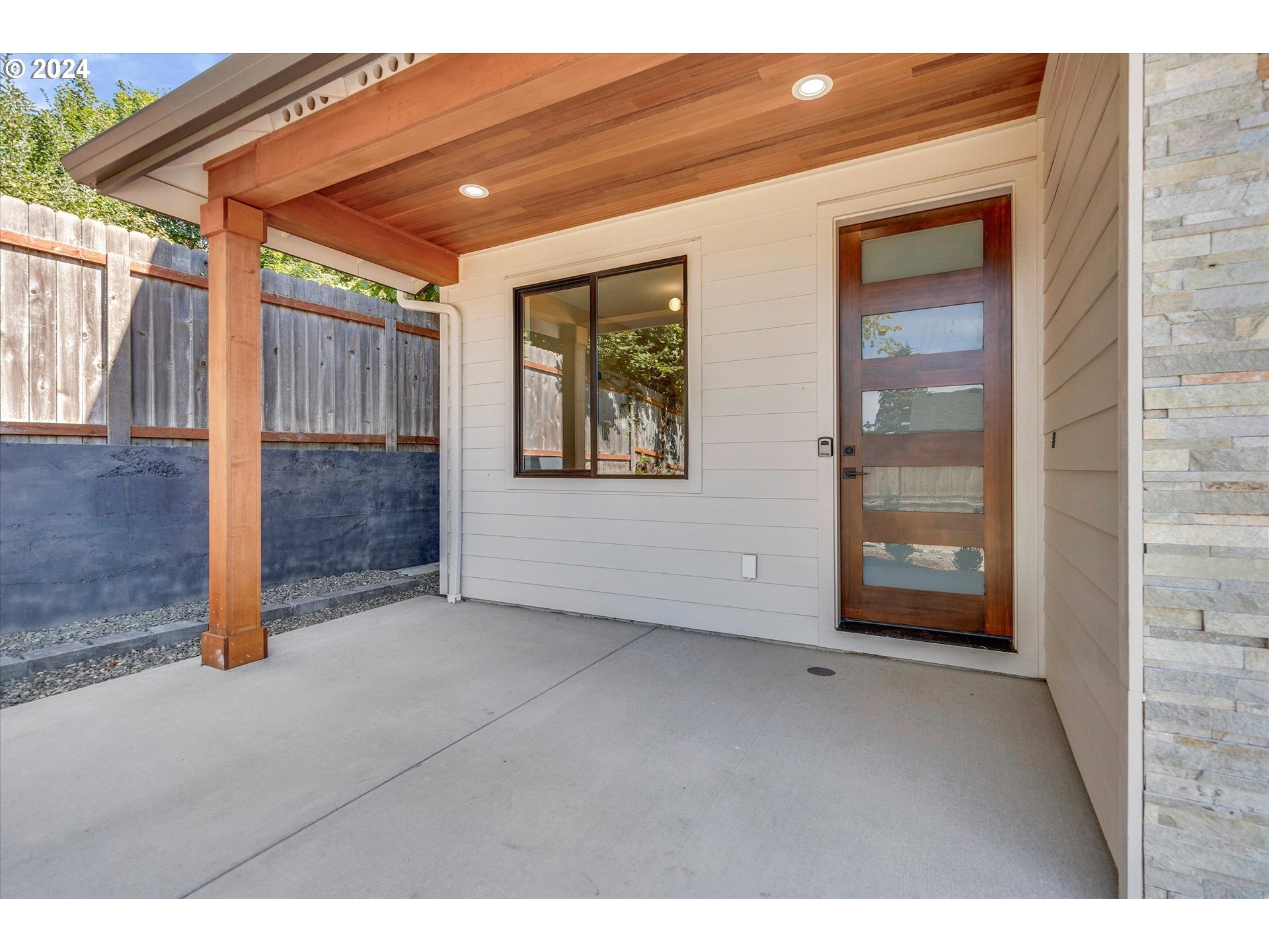 Property Photo: 3815 Rose Ct WA 98660