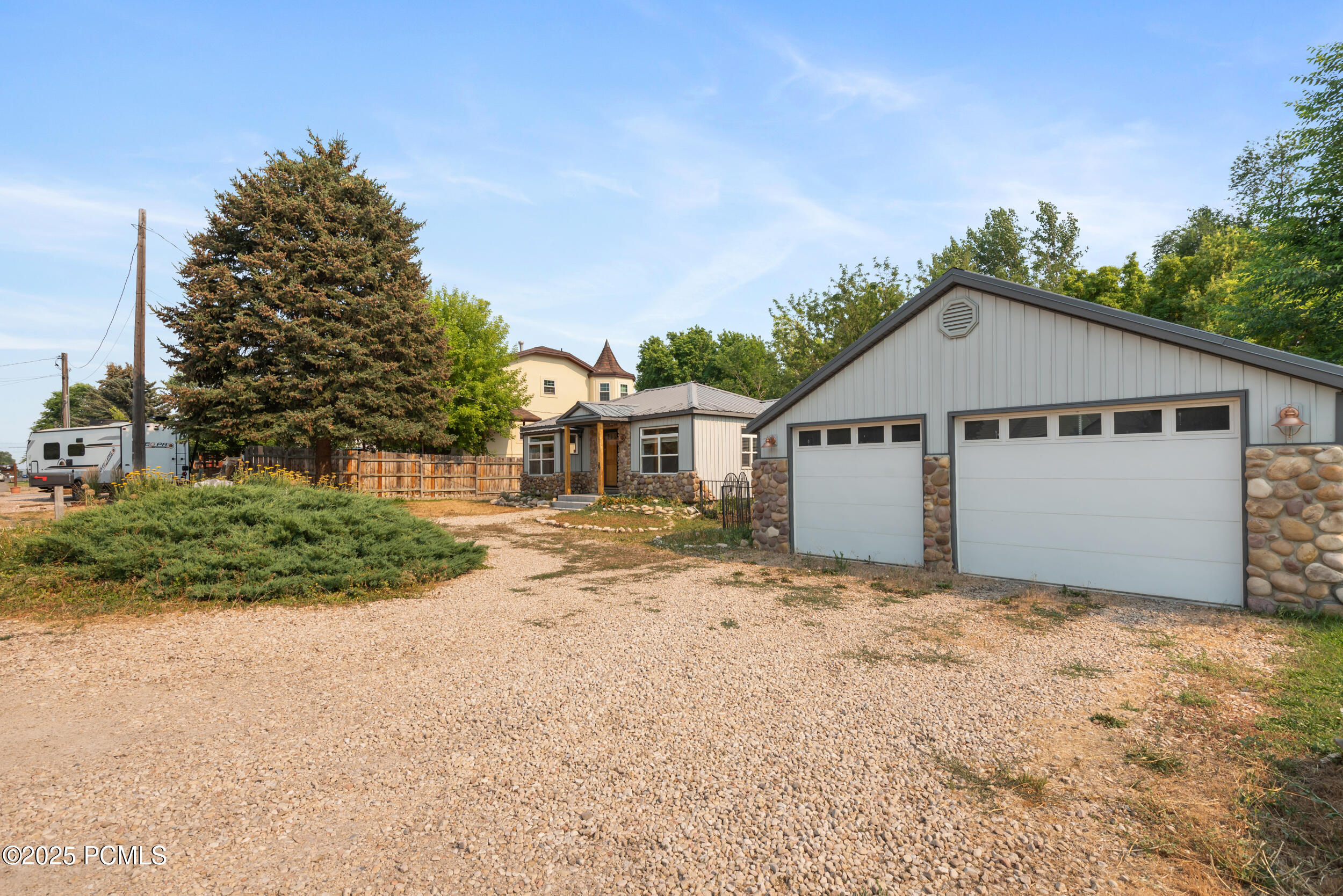 Property Photo: 383 N 100 UT 84049