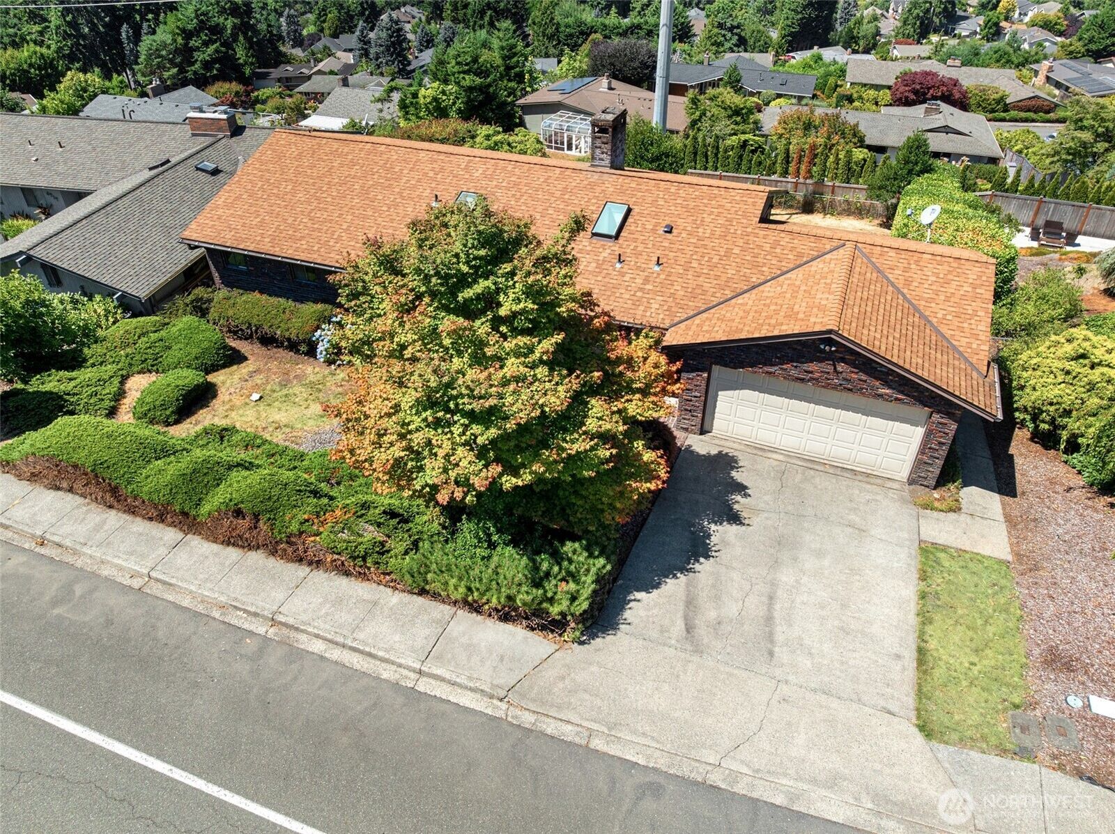 Property Photo:  4709  Somerset Drive  SE  WA 98006 