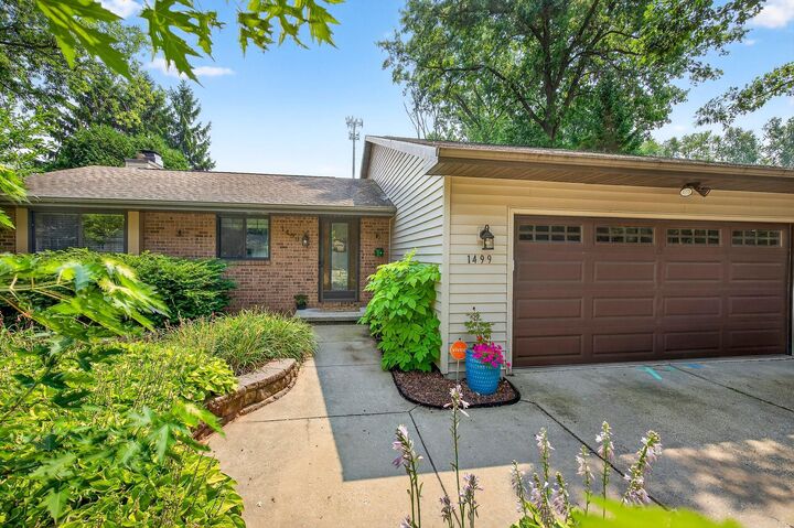 Property Photo: 1499 Argonne Drive WI 54304-2978