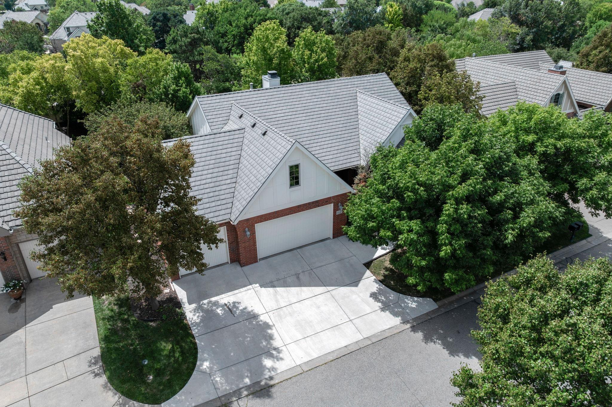 Property Photo: 8811 E Churchill Cir KS 67206