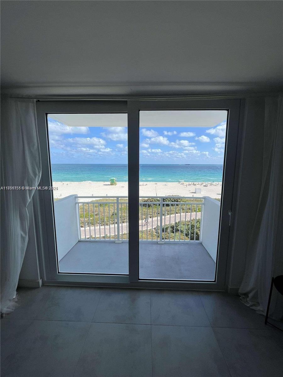 Property Photo: 345 Ocean Dr 616 FL 33139