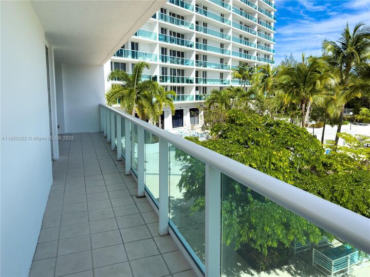 Property Photo: 100 Bayview Dr 224 FL 33160