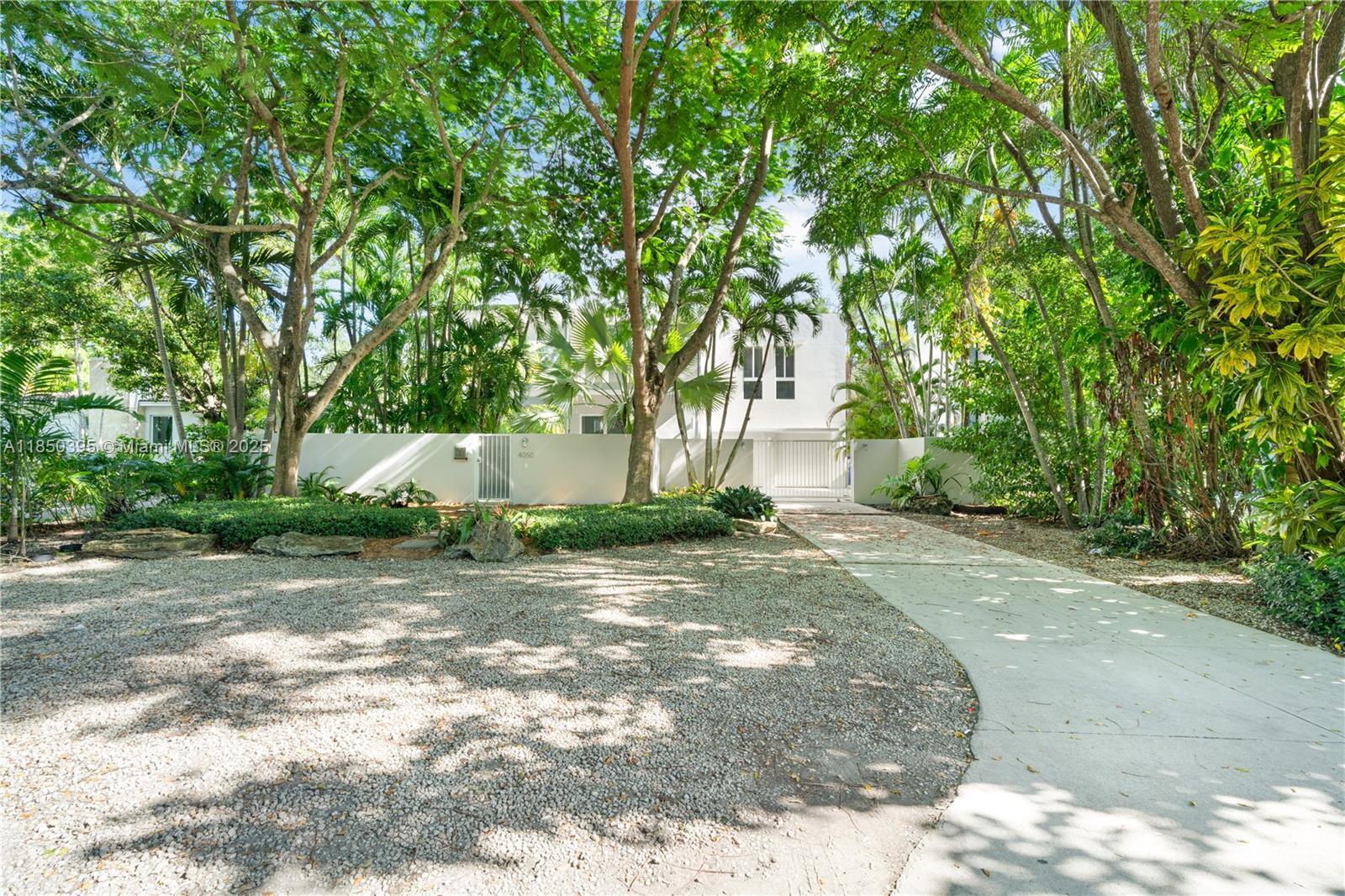 4050 Hardie Ave  Miami FL 33133 photo