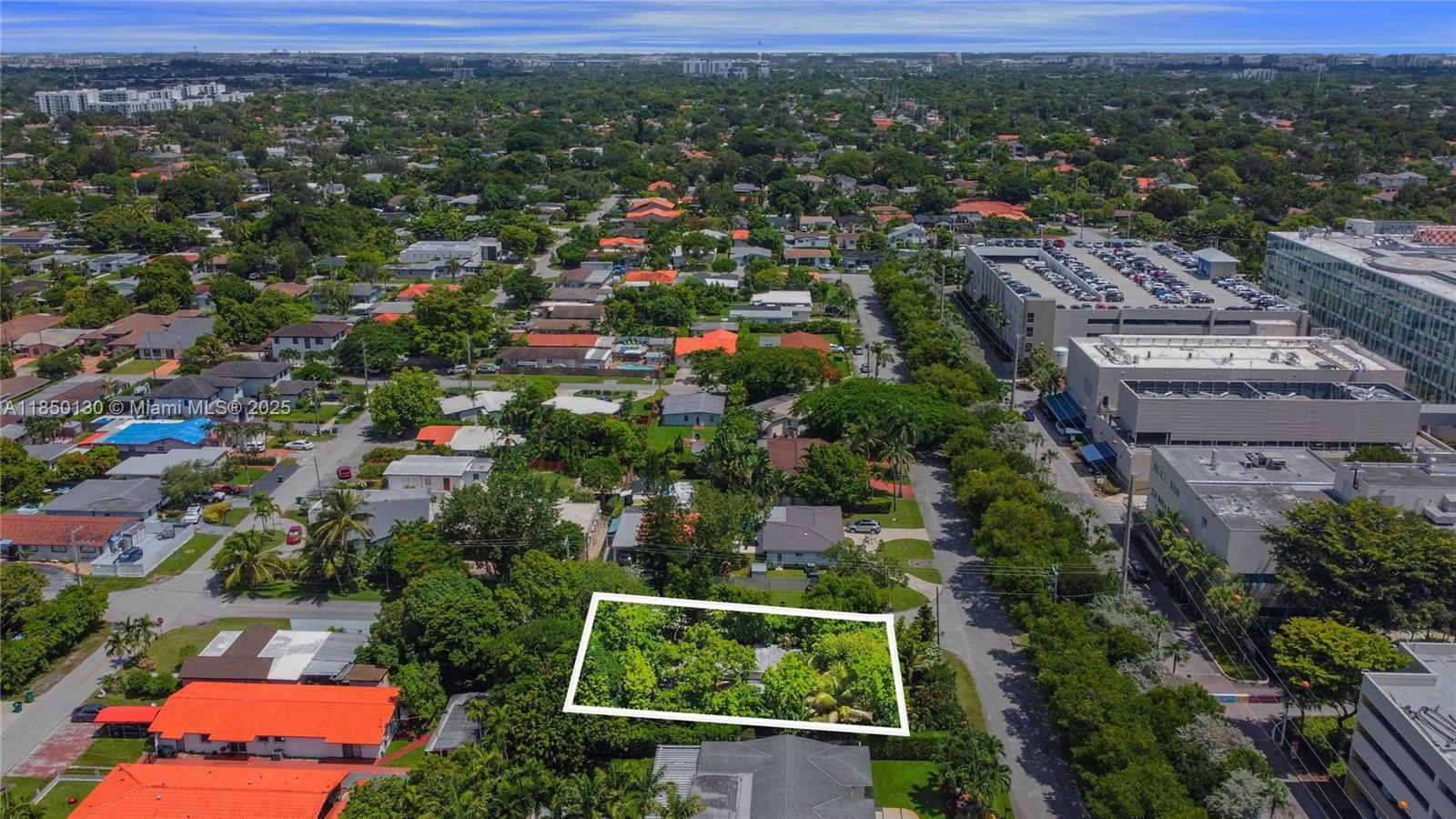 6256 SW 32nd St  Miami FL 33155 photo