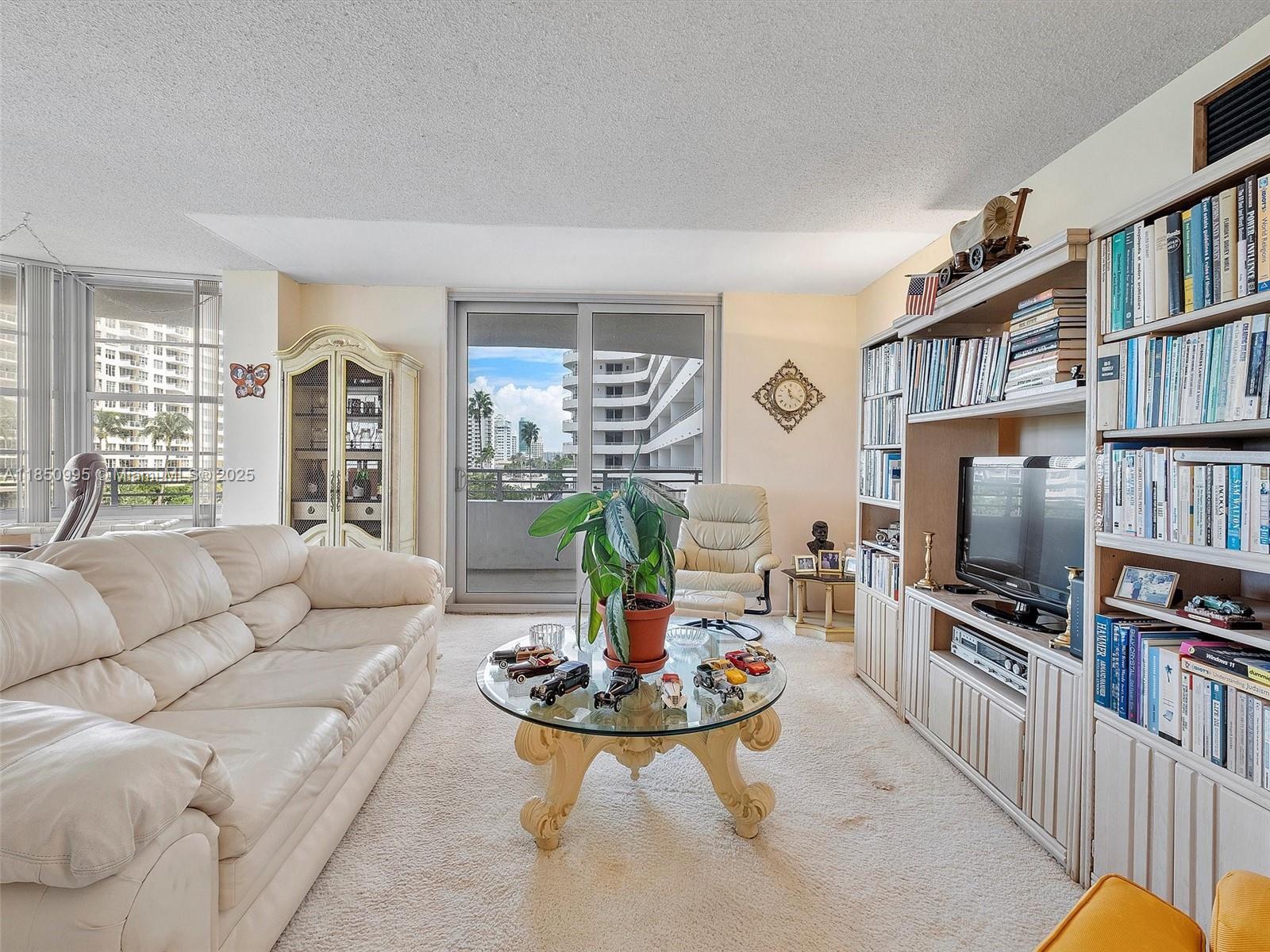 Property Photo: 5555 Collins Ave 4S FL 33140