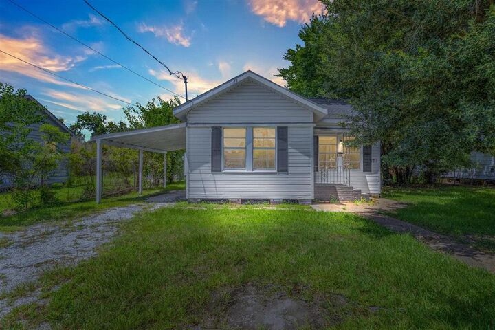 Property Photo:  1713 4th Street  LA 70601 