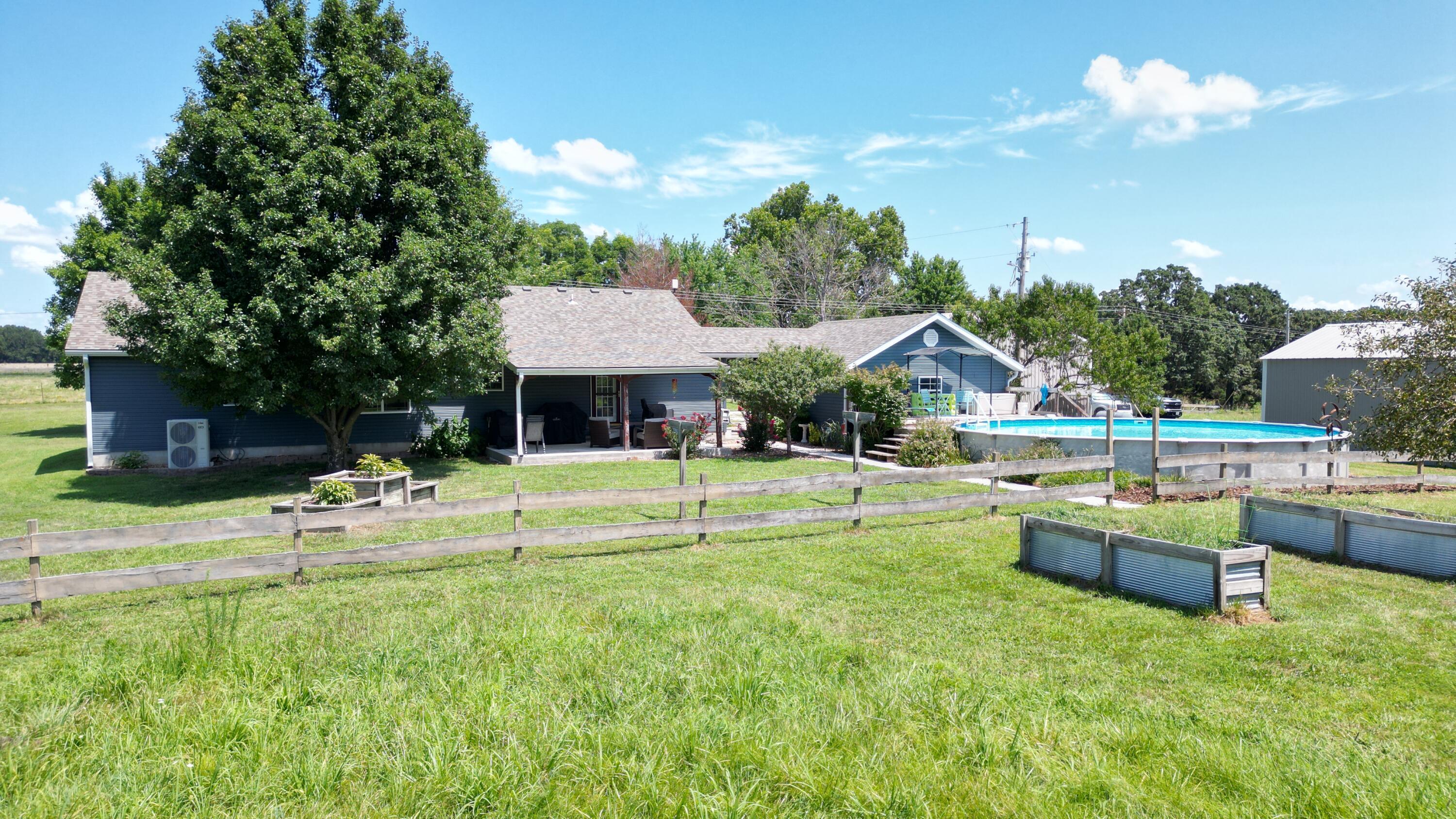 Property Photo: 1178 E 418th Road MO 65613
