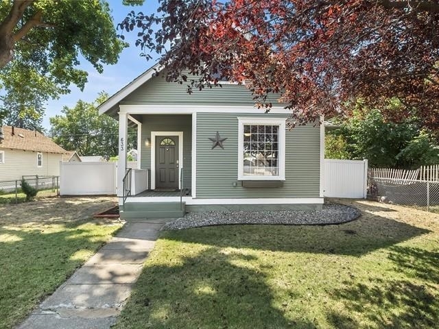 Property Photo: 633 W Providence Ave WA 99205