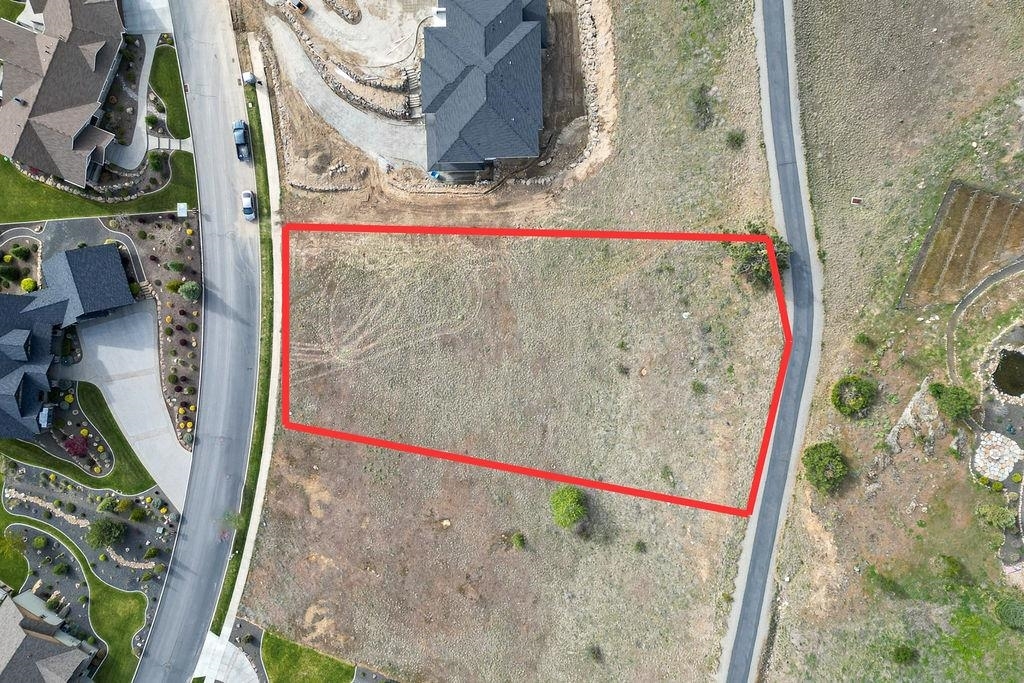 Property Photo: 124 N Holiday Hills Dr WA 99019